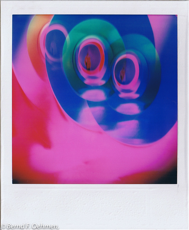  Coloutspace  SX-70 print